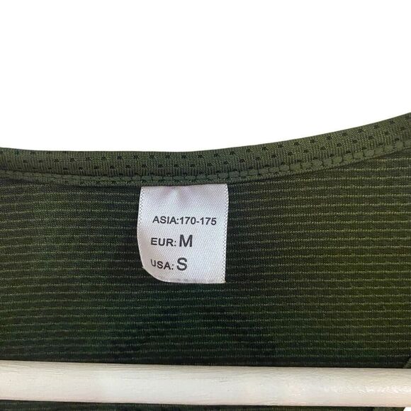 Neleus Women’s Razorback Tank Top – Army Green – Size Small (USA) - Picture 3 of 4